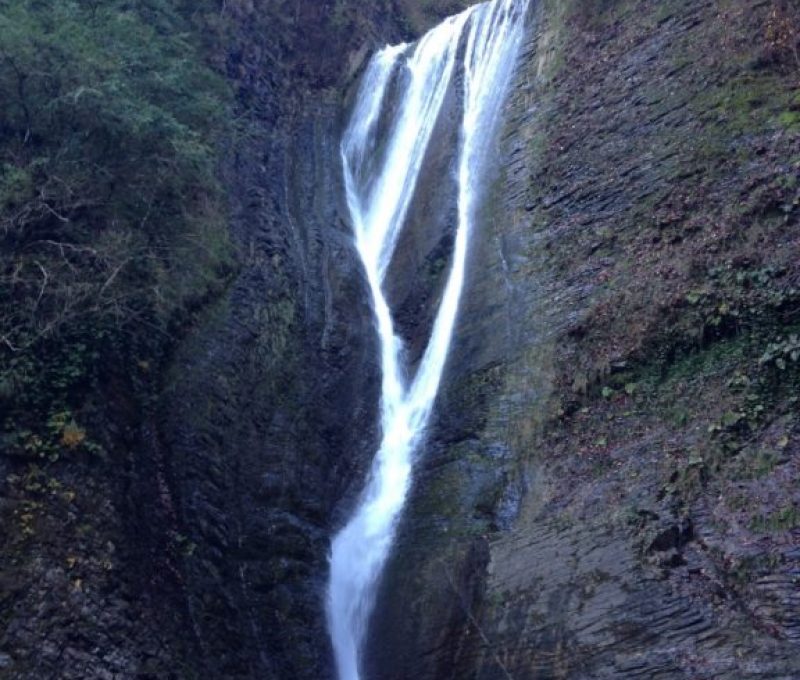 Ореховский водопад вид